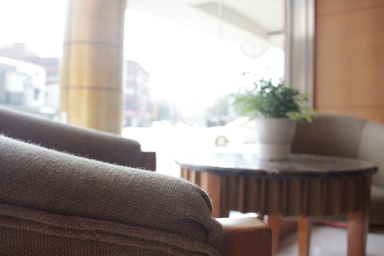 Hotel Avenue Hszincsu Kültér fotó