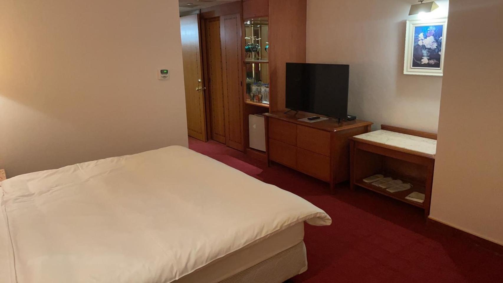 Hotel Avenue Hszincsu Kültér fotó